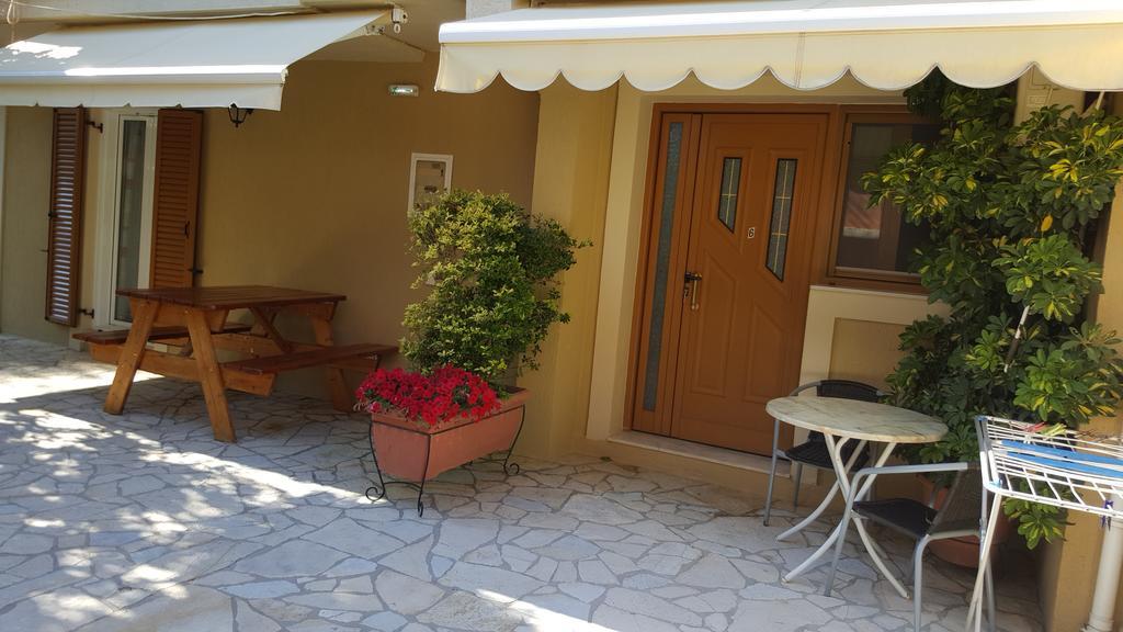 Epi Lourdata (Kefalonia)